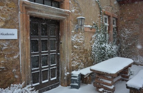 Akademie Eingang Schnee